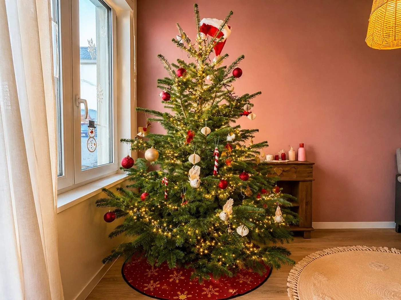 Weihnachtsbaum im Wohnzimmer